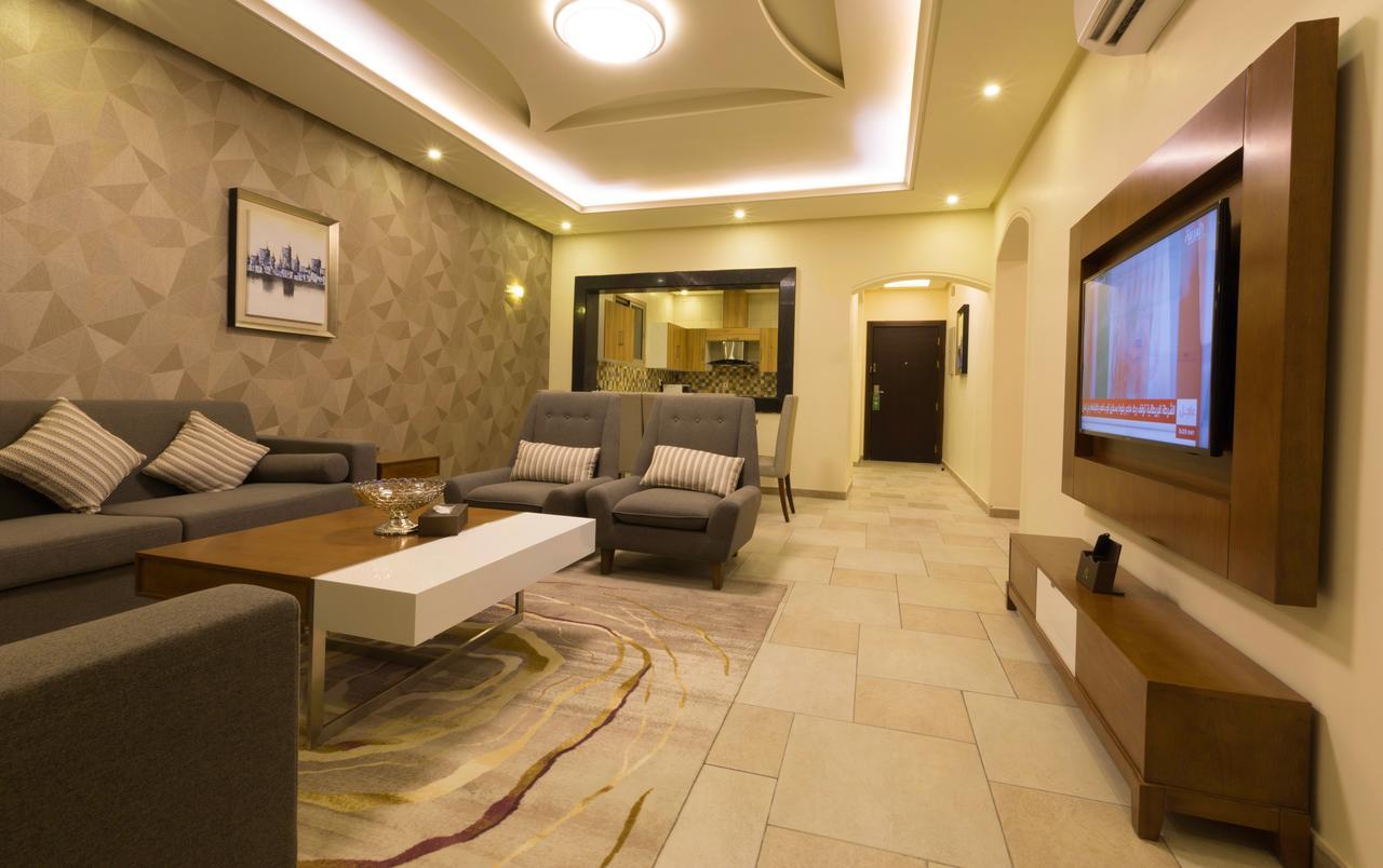 Ayam Lilian Aparthotel Бурайда Екстер'єр фото