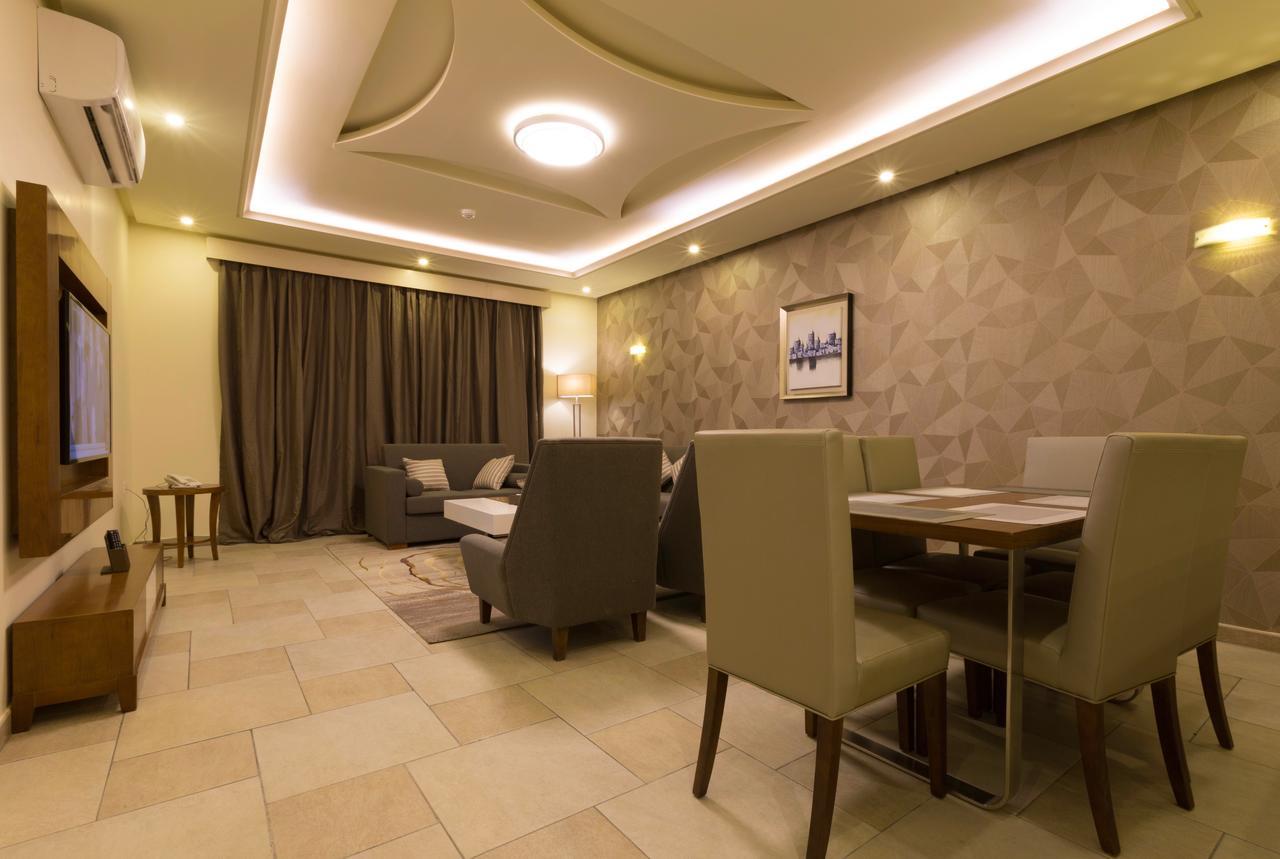 Ayam Lilian Aparthotel Бурайда Екстер'єр фото