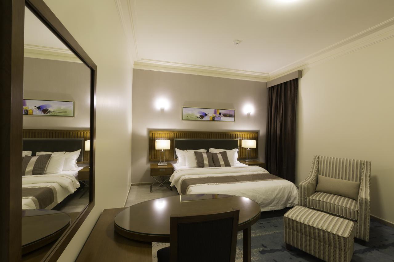 Ayam Lilian Aparthotel Бурайда Екстер'єр фото