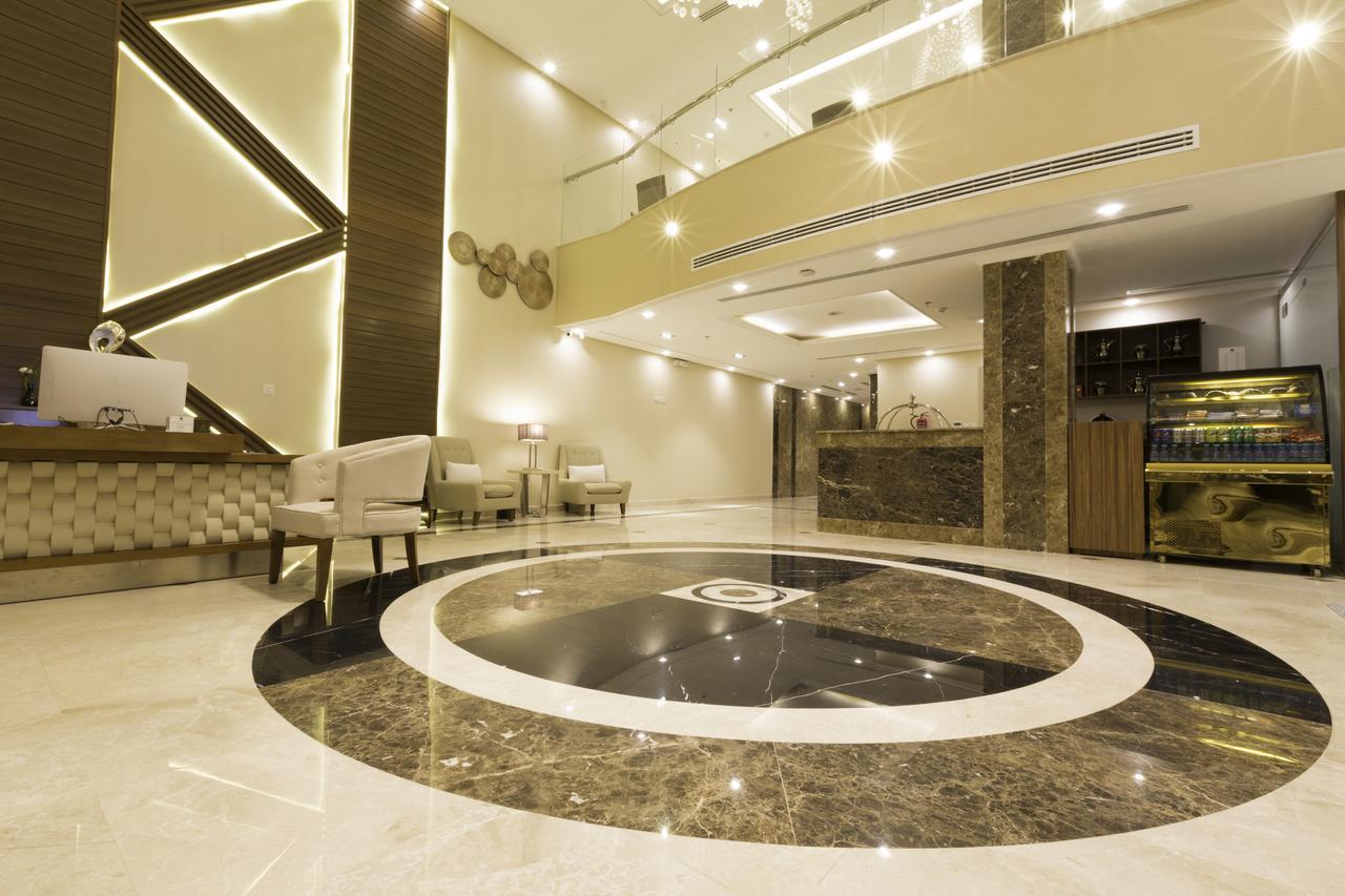 Ayam Lilian Aparthotel Бурайда Екстер'єр фото
